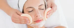 Enzim Tozu Peeling Nədir? Həssas və Mat Dərilər Üçün Zərif Arındırma